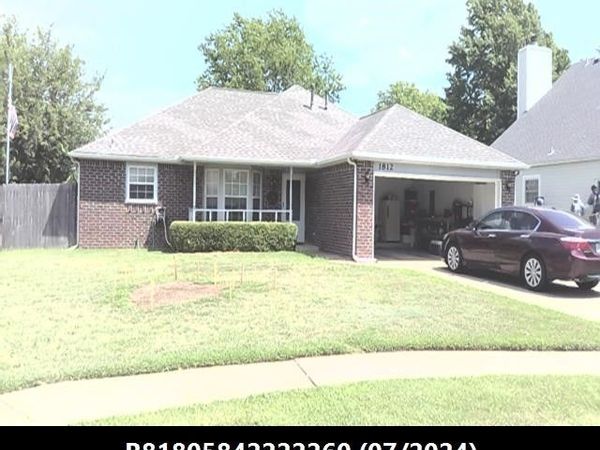 1812 W Kent Place, Broken Arrow, OK 74012