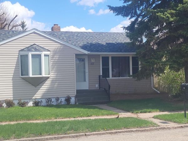 322 4th Avenue W, Mobridge, SD 57601