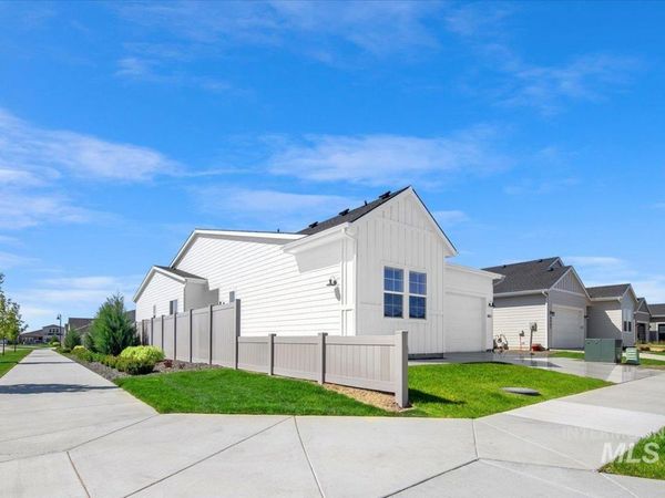 8651 W Stillmore St, Star, ID 83669