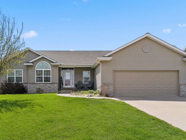 1517 Quail Run Lane, Cedar Falls, IA 50613