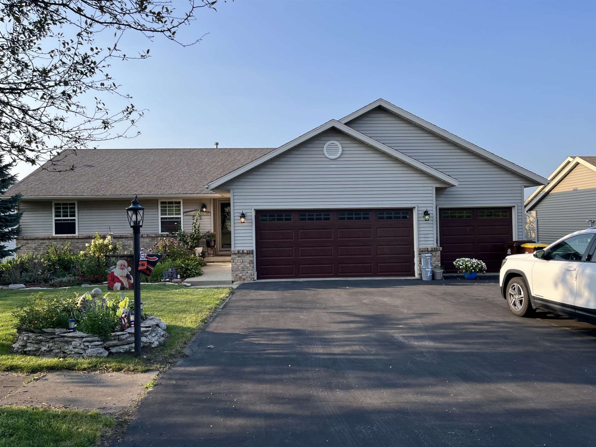 525 W Maple Avenue, Stockton, IL 61085 Main Photo