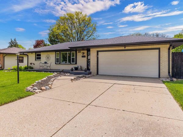 4615 NEWCASTLE Road, ROCKFORD, IL 61108