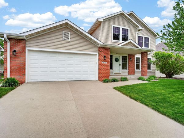 4819 Hemingway Drive, Ames, IA 50014
