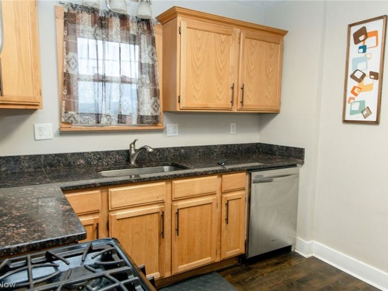 543 6th Street, Fairport Harbor, OH 44077 Photo 11