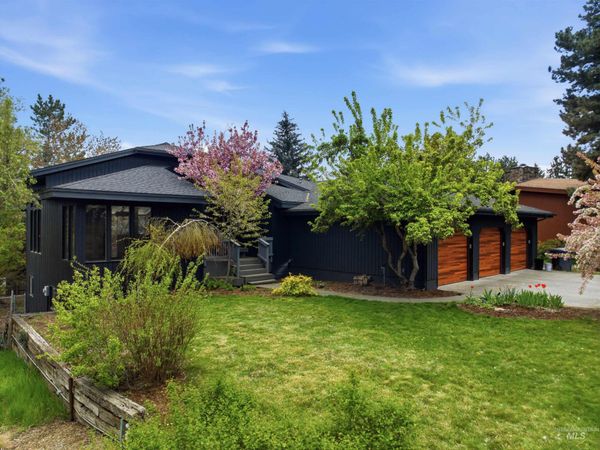 1540 Pine Cone Rd, Moscow, ID 83843