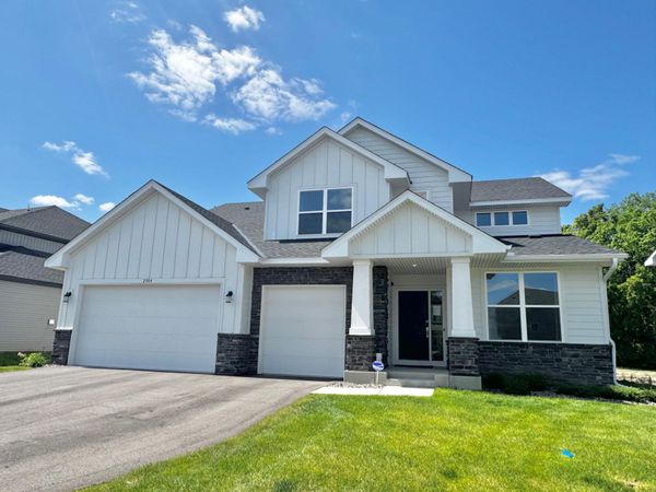 2704 Aspen Drive, Shakopee, MN 55379