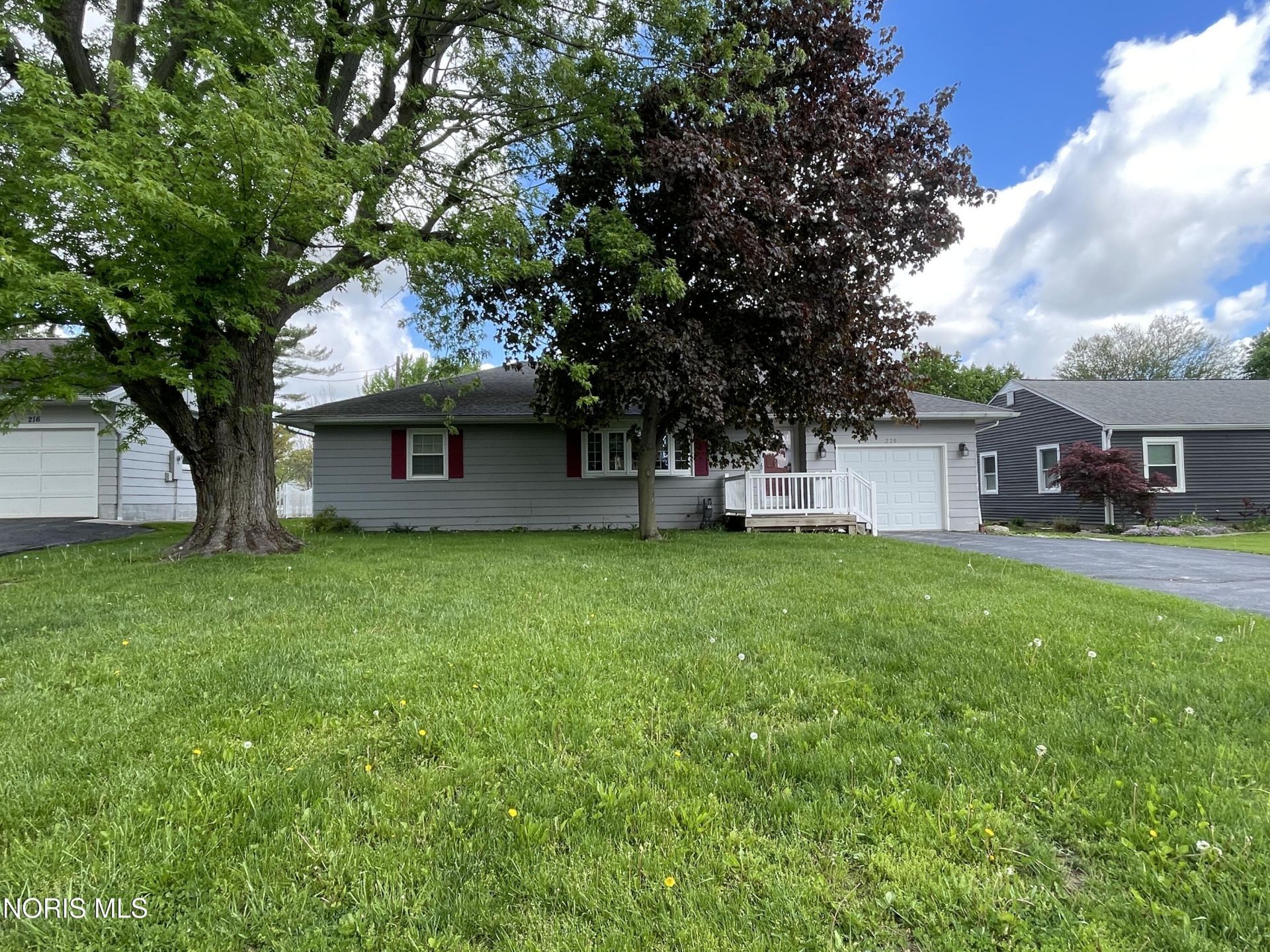 220 E Yates Avenue, Findlay, OH 45840 Main Photo