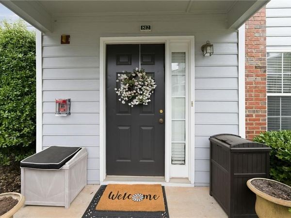 812 Vinings Forest Lane SE, Smyrna, GA 30080