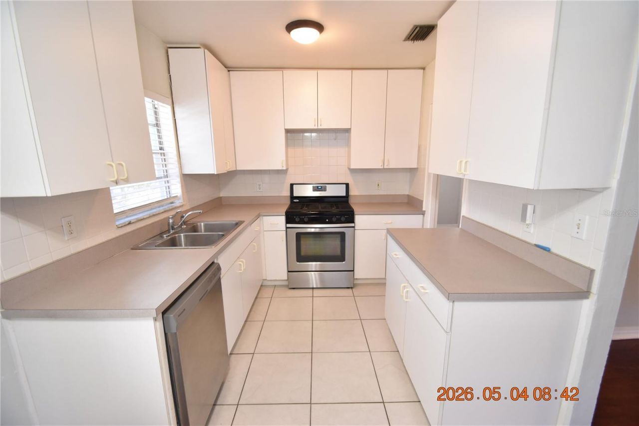2801 Sanders Drive, Tampa, FL 33611 Photo