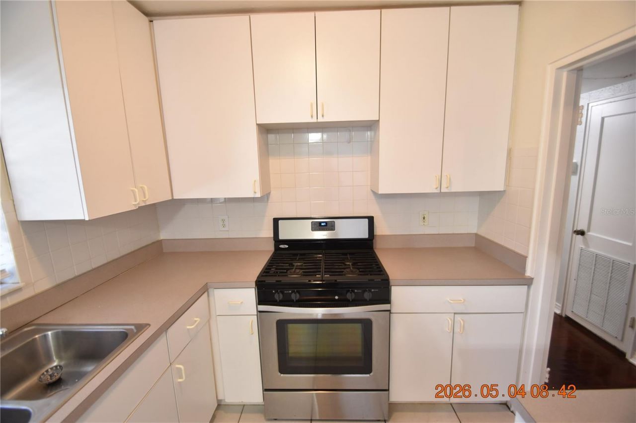 2801 Sanders Drive, Tampa, FL 33611 Photo