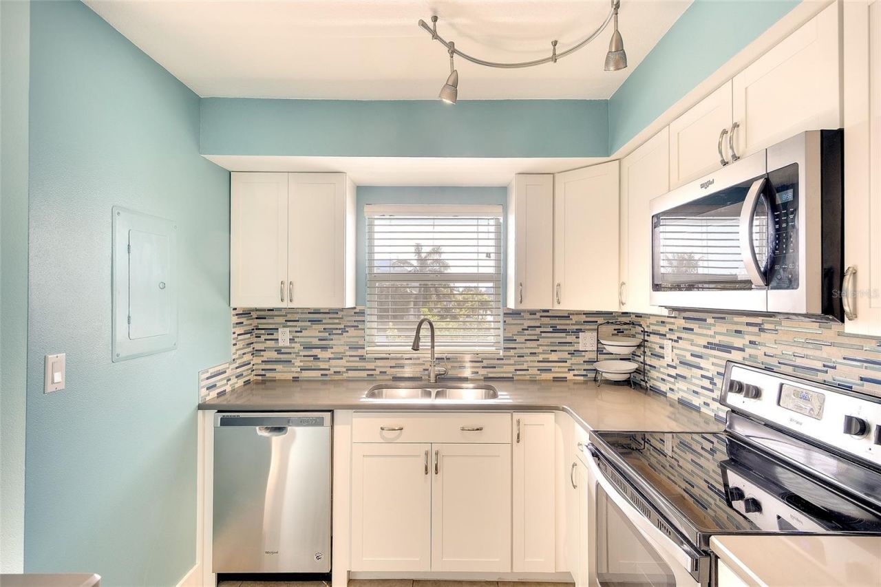4307 Gulf Drive, Unit 207, Holmes Beach, FL 34217 Photo