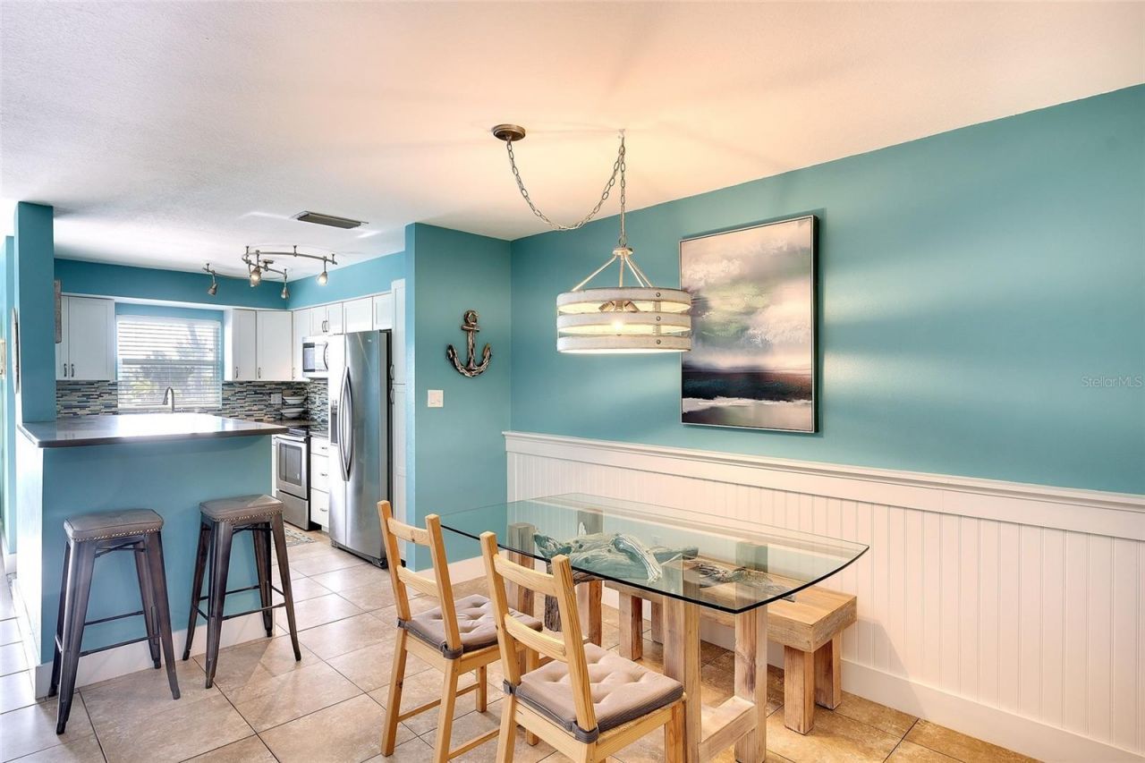 4307 Gulf Drive, Unit 207, Holmes Beach, FL 34217 Photo