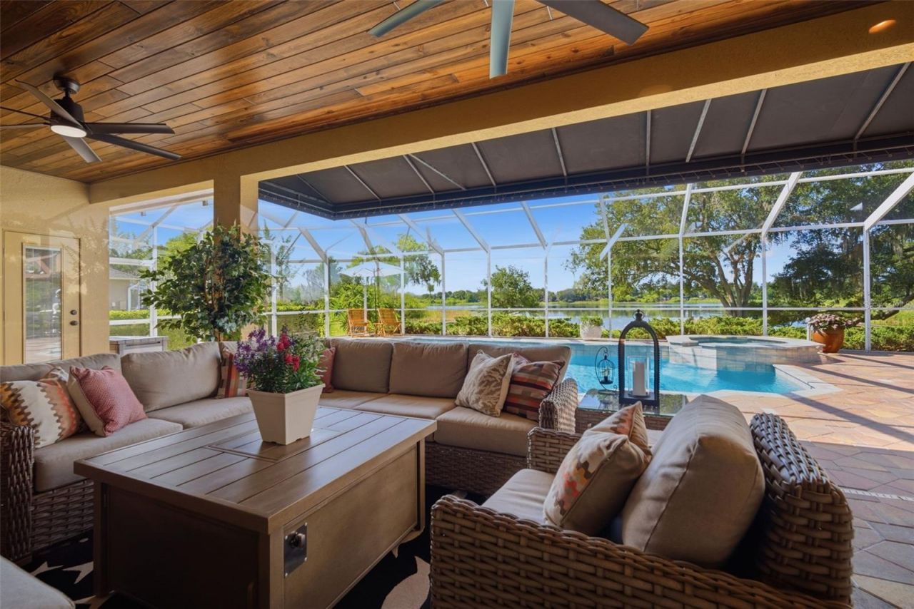 805 Hickory Fork Drive, Seffner, FL 33584 Photo