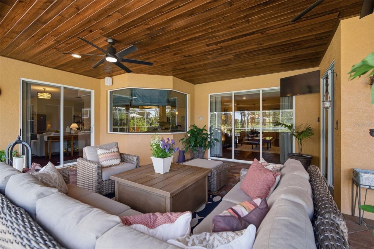 805 Hickory Fork Drive, Seffner, FL 33584 Photo