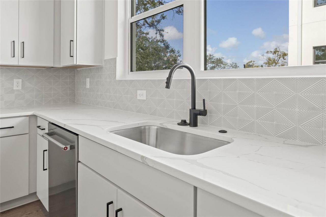 301 15th Street N, Saint Petersburg, FL 33705 Photo