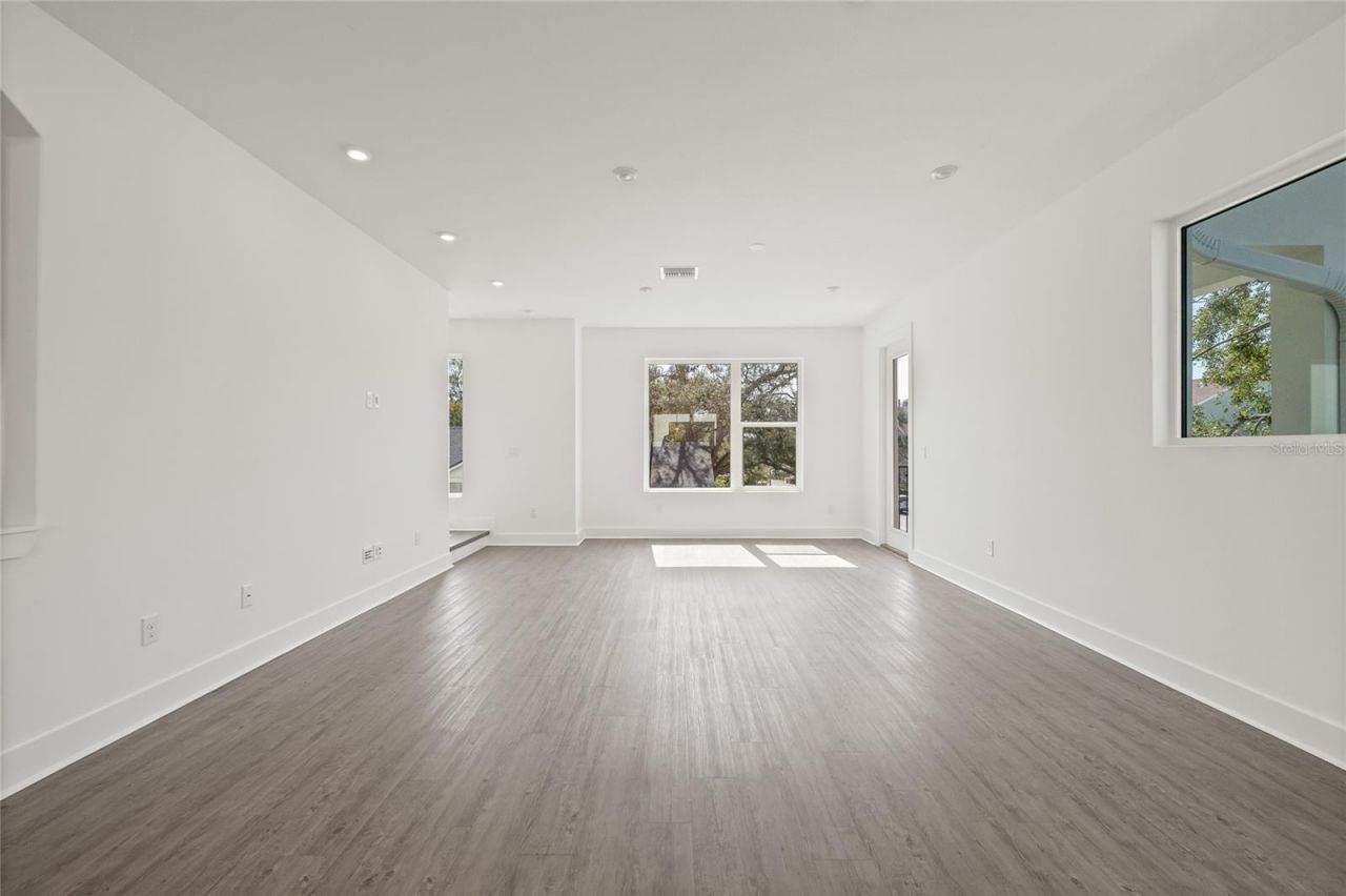 301 15th Street N, Saint Petersburg, FL 33705 Photo