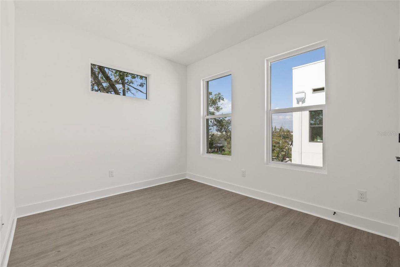 301 15th Street N, Saint Petersburg, FL 33705 Photo