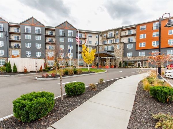 205 Lakeshore Dr #412, Canandaigua, NY 14224