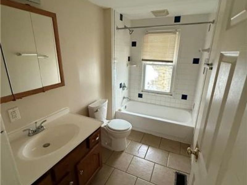 2122 S Smithville Road, Dayton, OH 45420 Photo 9