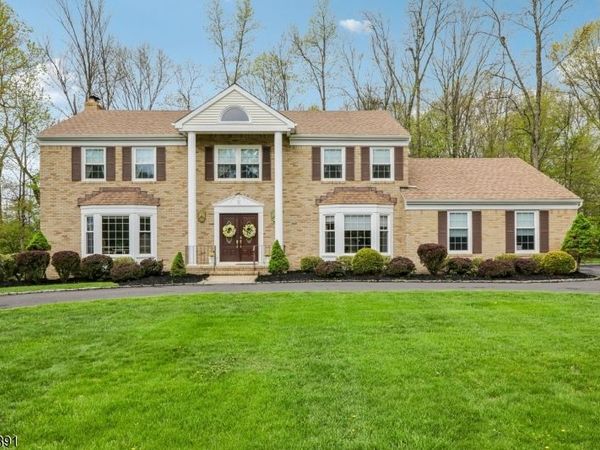 5 Revere Ct, Randolph, NJ 07869