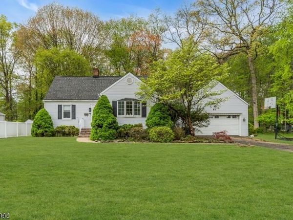 63 Cathedral Ave, Florham Park, NJ 07932
