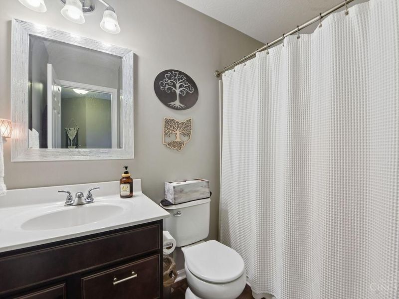 4223 Hunting Hawk Drive, Turtle Creek Twp, OH 45036 Photo 8