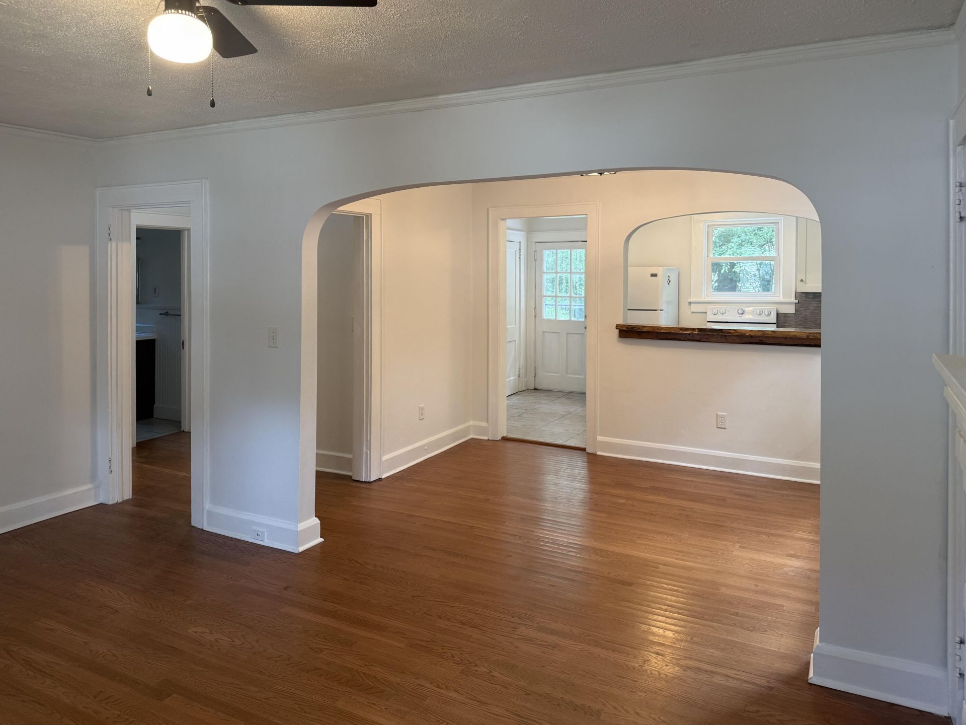 58 Avondale Avenue Photo 7