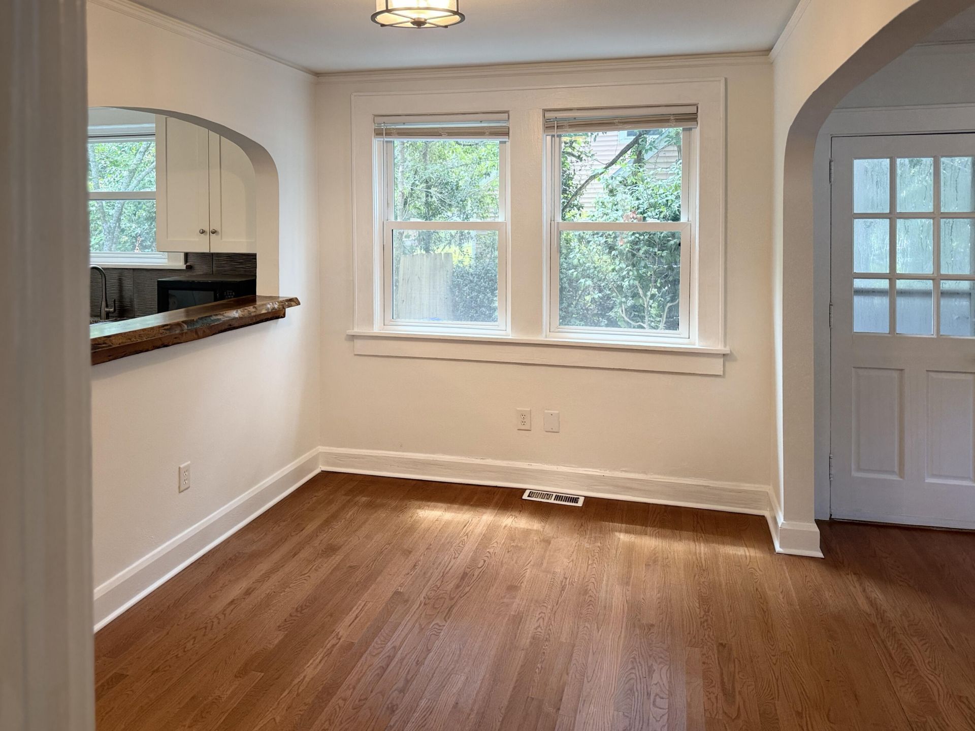 58 Avondale Avenue Photo 9