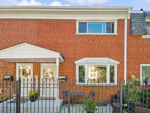 1607 W Sunnyside Avenue , Chicago, IL 60640