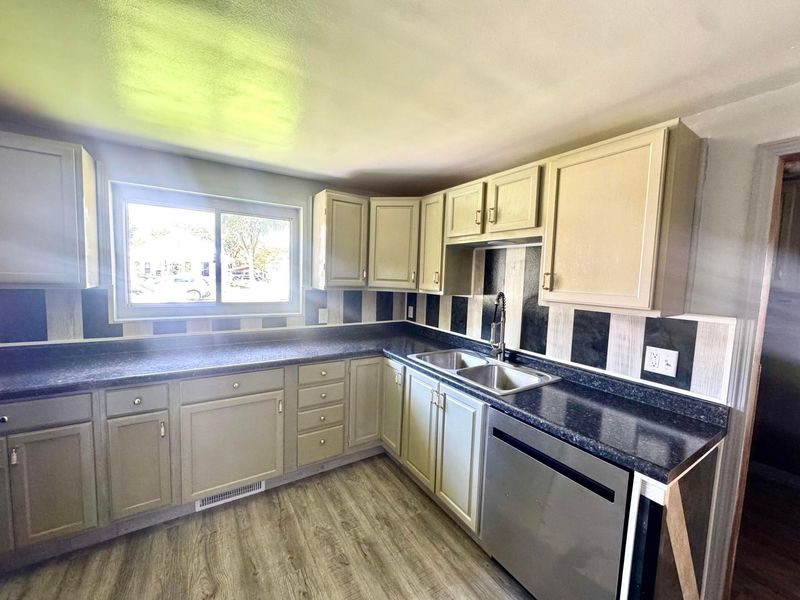 430 W Mulberry Street , Lancaster, OH 43130 Photo 4