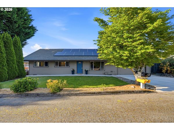 609 E SUNSET CT, Newberg, OR 97132