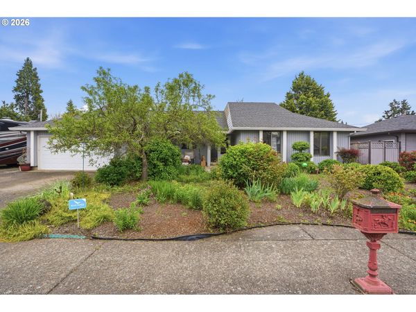 342 MCLAUGHLIN DR, Woodburn, OR 97071
