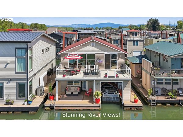 18525 NE Marine DR, Unit E8, Portland, OR 97230