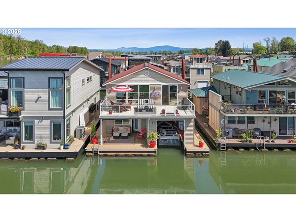 18525 NE Marine DR, Unit E8, Portland, OR 97230