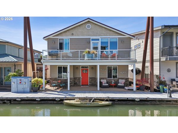 18525 NE Marine DR, Unit E8, Portland, OR 97230