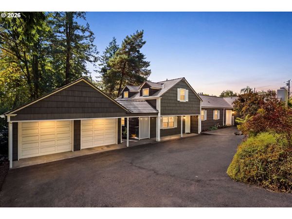 3926 SW MARTINS LN, Portland, OR 97239