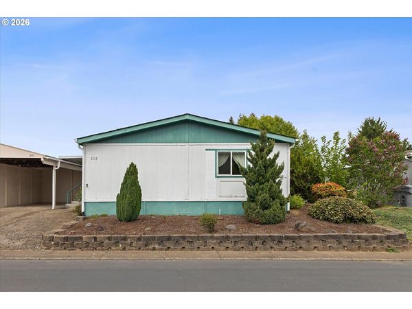300 SE LACREOLE DR, Dallas, OR 97338