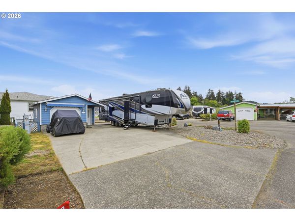 3 POND LN, Lakeside, OR 97449