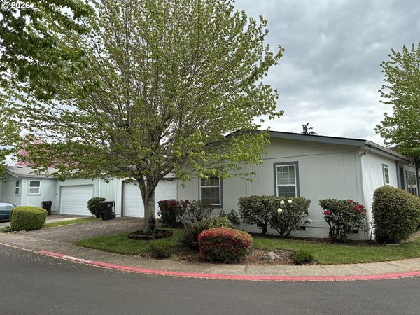 1111 SE 3RD AVE, Unit 61, Canby, OR 97013