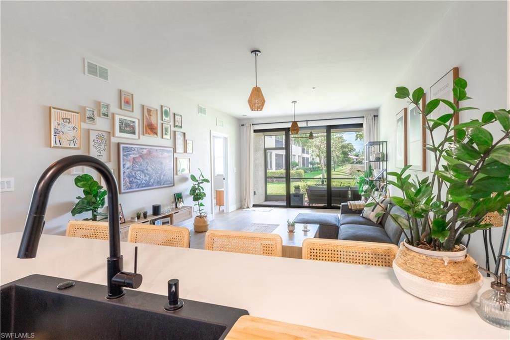 15126 Palmer Lake Cir, Unit 101, Naples, FL 34109 Photo