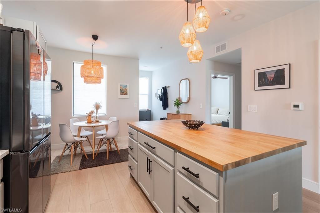 15126 Palmer Lake Cir, Unit 101, Naples, FL 34109 Photo