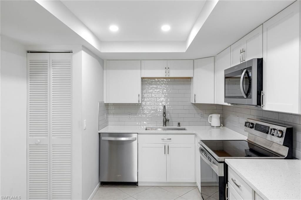 5954 Pelican Bay Blvd, Unit 222, Naples, FL 34108 Photo