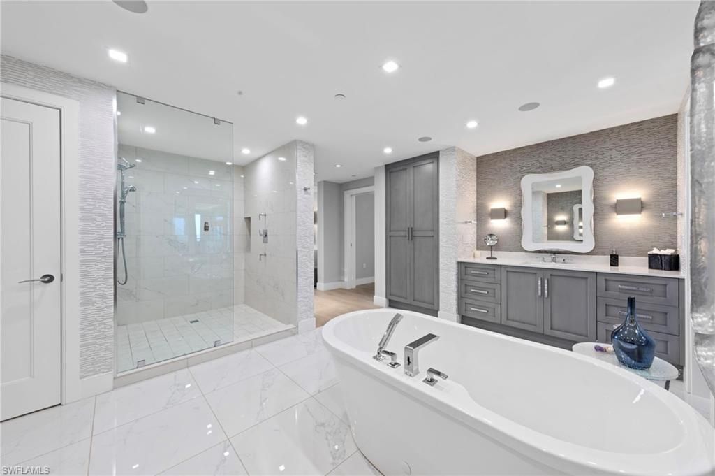 13915 Old Coast Rd , Unit 1706, Naples, FL 34110 Photo