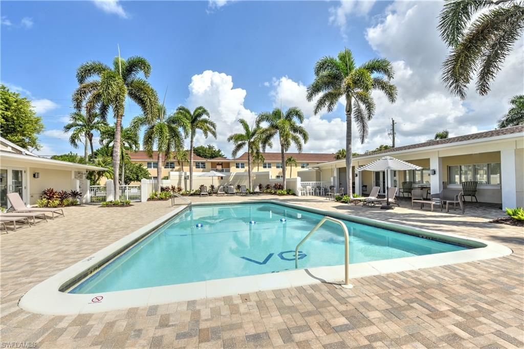 490 Broad Ave S, Unit H490, Naples, FL 34102 Photo