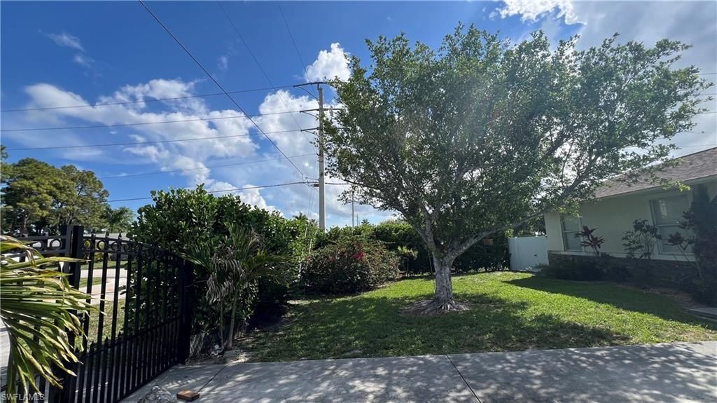 5374 Warren St , Naples, FL 34113 Photo