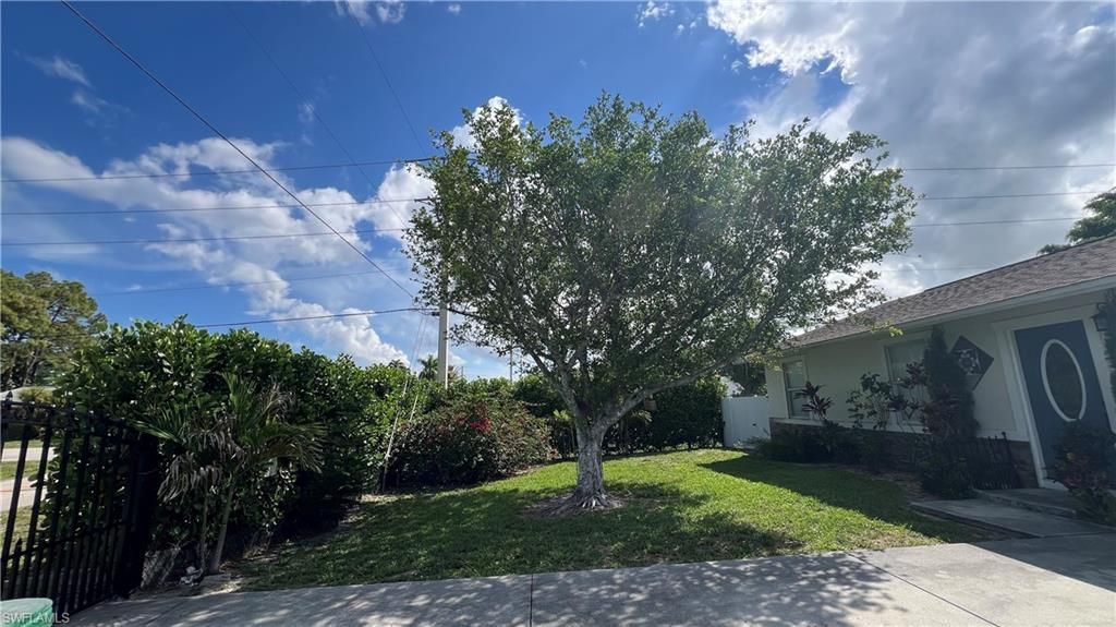 5374 Warren St , Naples, FL 34113 Photo