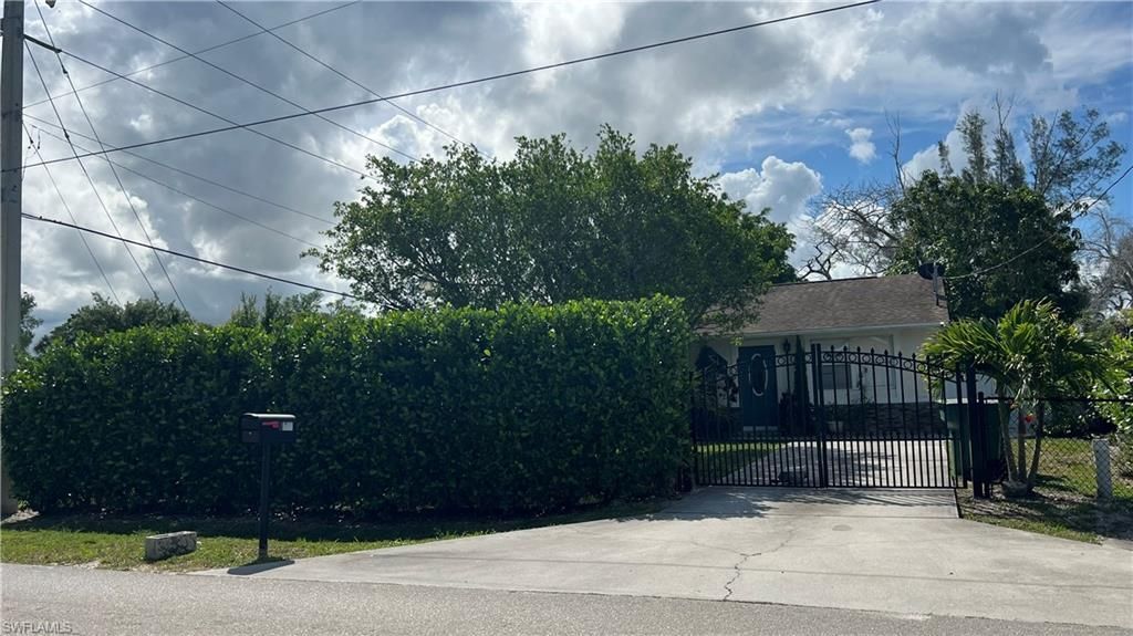 5374 Warren St , Naples, FL 34113 Photo
