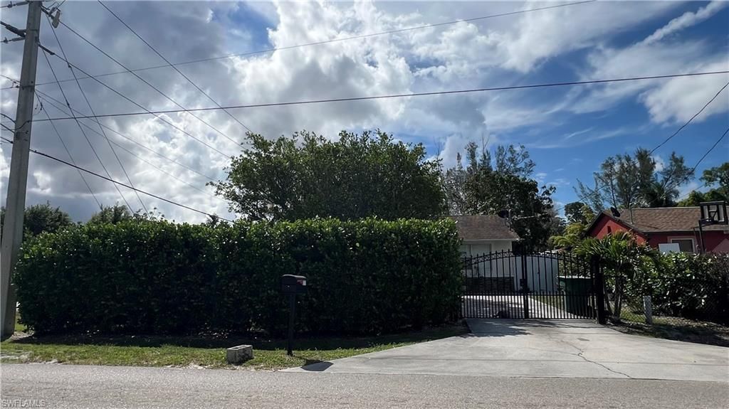 5374 Warren St , Naples, FL 34113 Photo