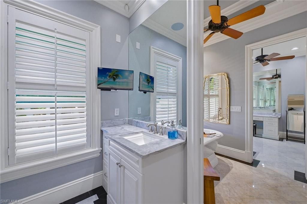 667 Binnacle Dr, Naples, FL 34103 Photo