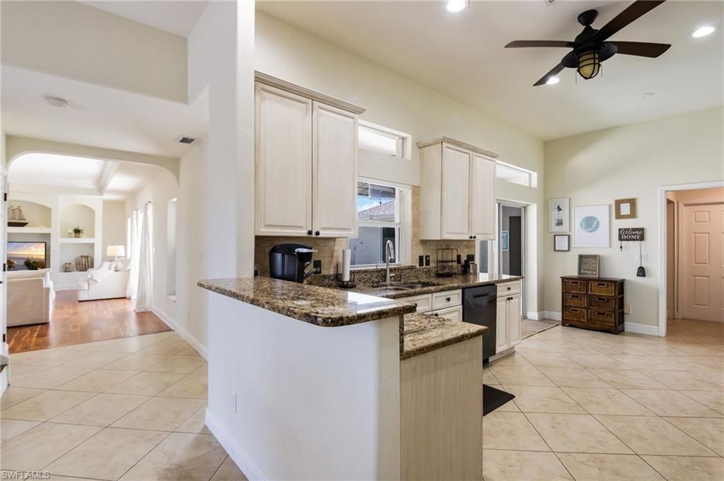 2534 NE 20th Ct, Cape Coral, FL 33909 Photo